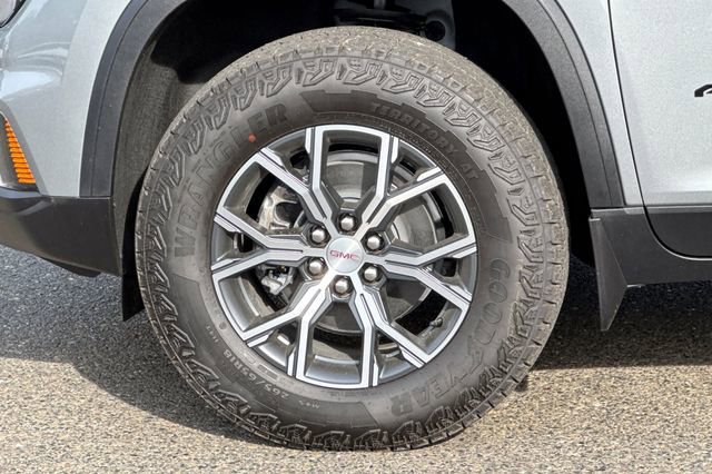 New 2026 GMC Acadia AT4 w/ Luxury Package image 33