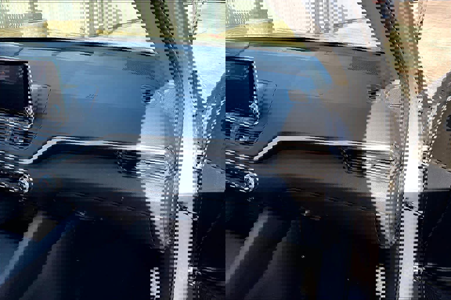 Used 2022 Nissan Pathfinder SV w/ Cargo Package image 17