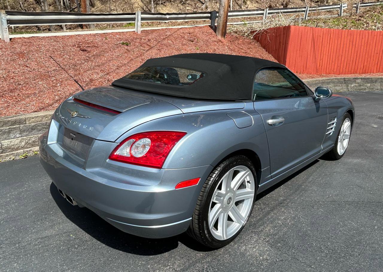 Used 2005 Chrysler Crossfire Limited image 9