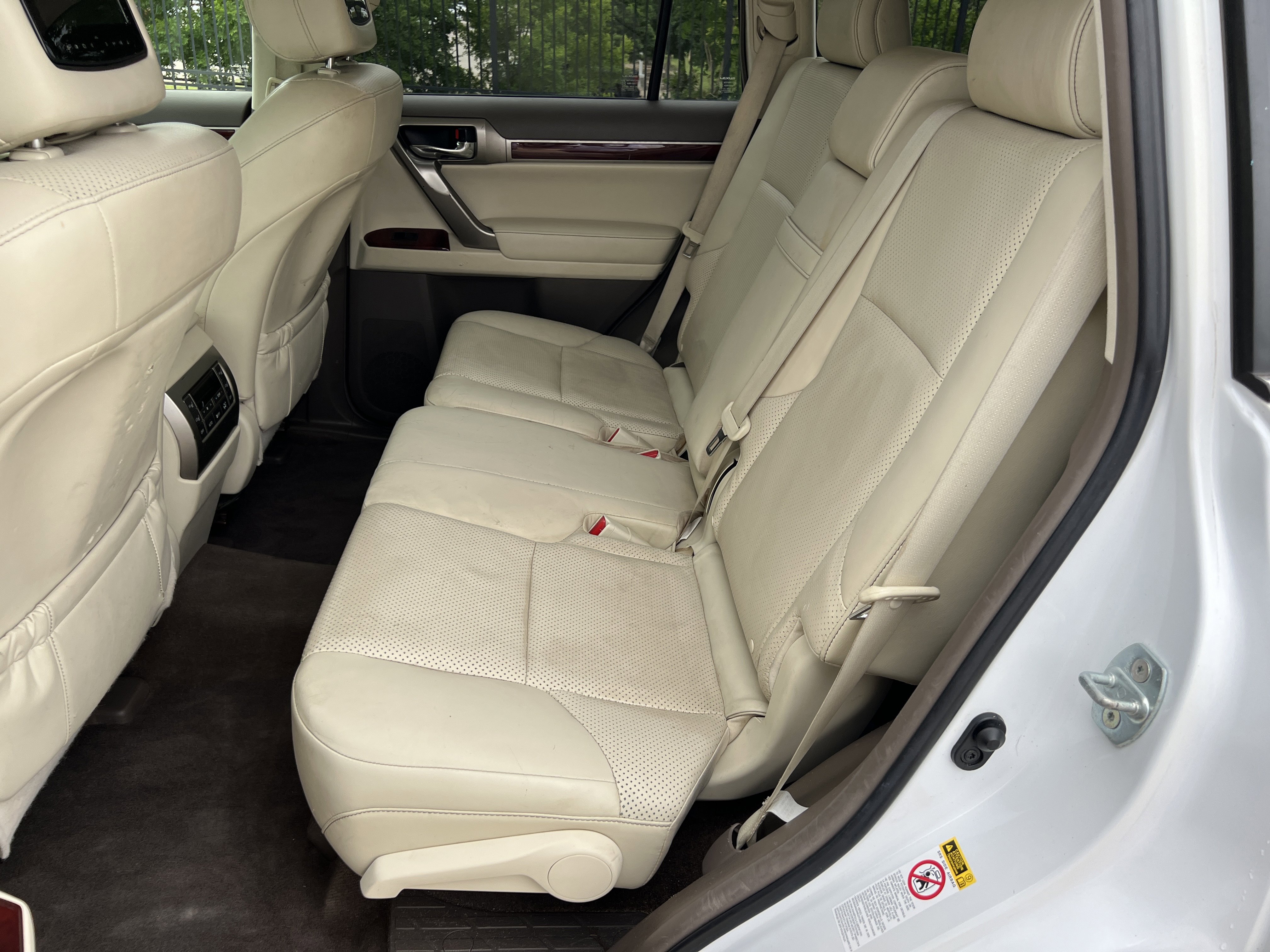 Used 2013 Lexus GX 460 w/ Comfort Plus Pkg image 24