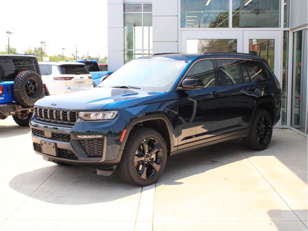 New 2026 Jeep Grand Cherokee L Limited w/ Limited Altitude Package AWD/4WD image 3