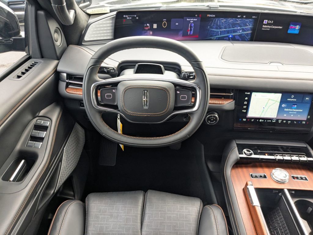 New 2025 Lincoln Navigator L Black Label image 17