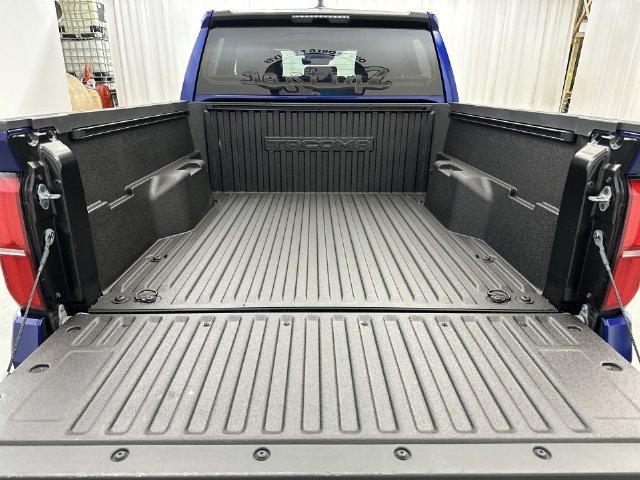 Used 2024 Toyota Tacoma SR5 AWD/4WD image 20