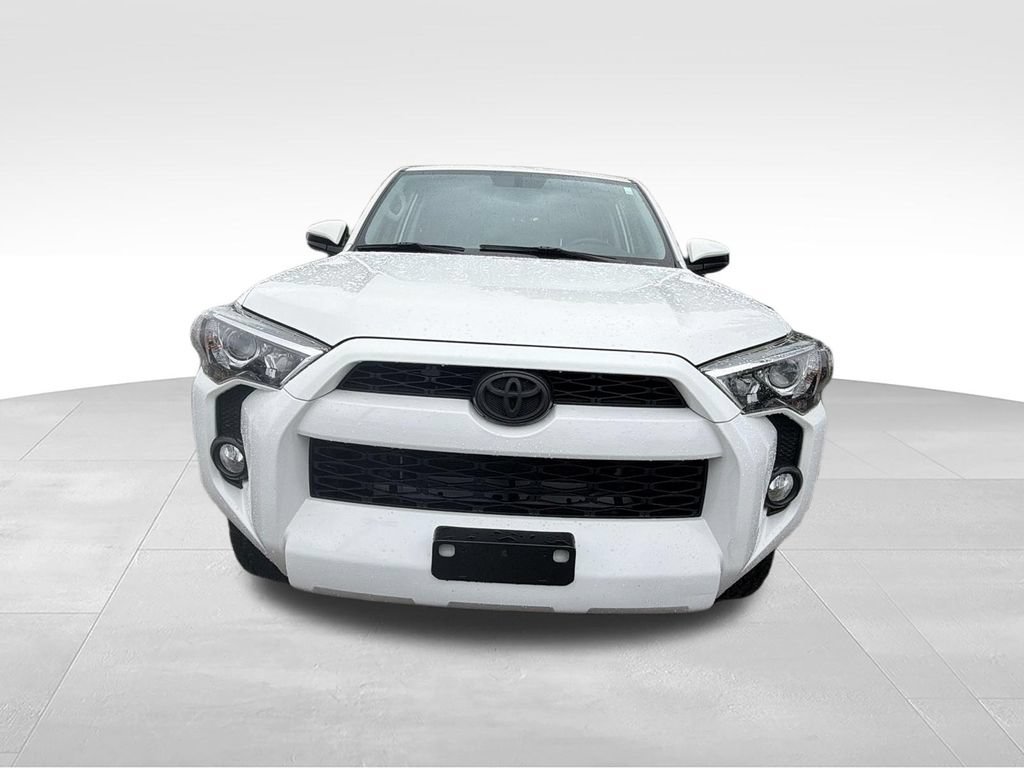 Used 2019 Toyota 4Runner SR5 AWD/4WD image 25