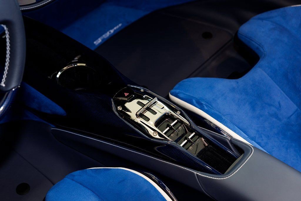 Used 2022 Ferrari SF90 Spider image 23