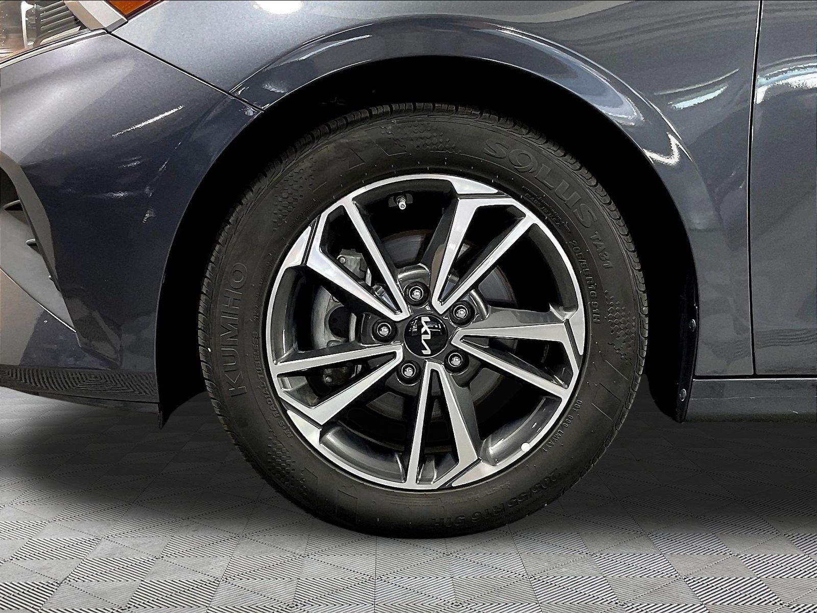 Used 2023 Kia Forte LXS FWD image 32