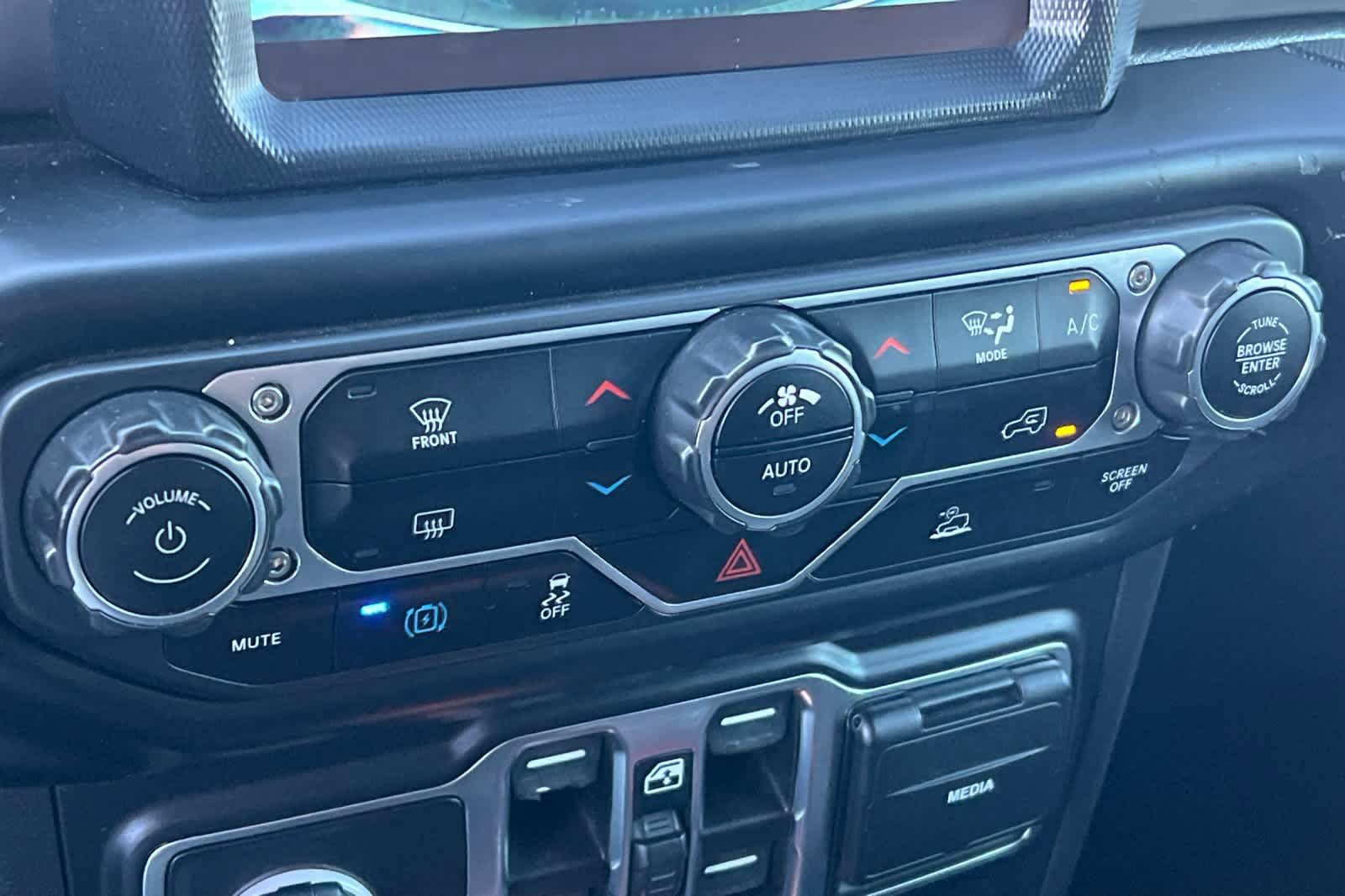 Used 2023 Jeep Wrangler Unlimited Rubicon 4xe image 21