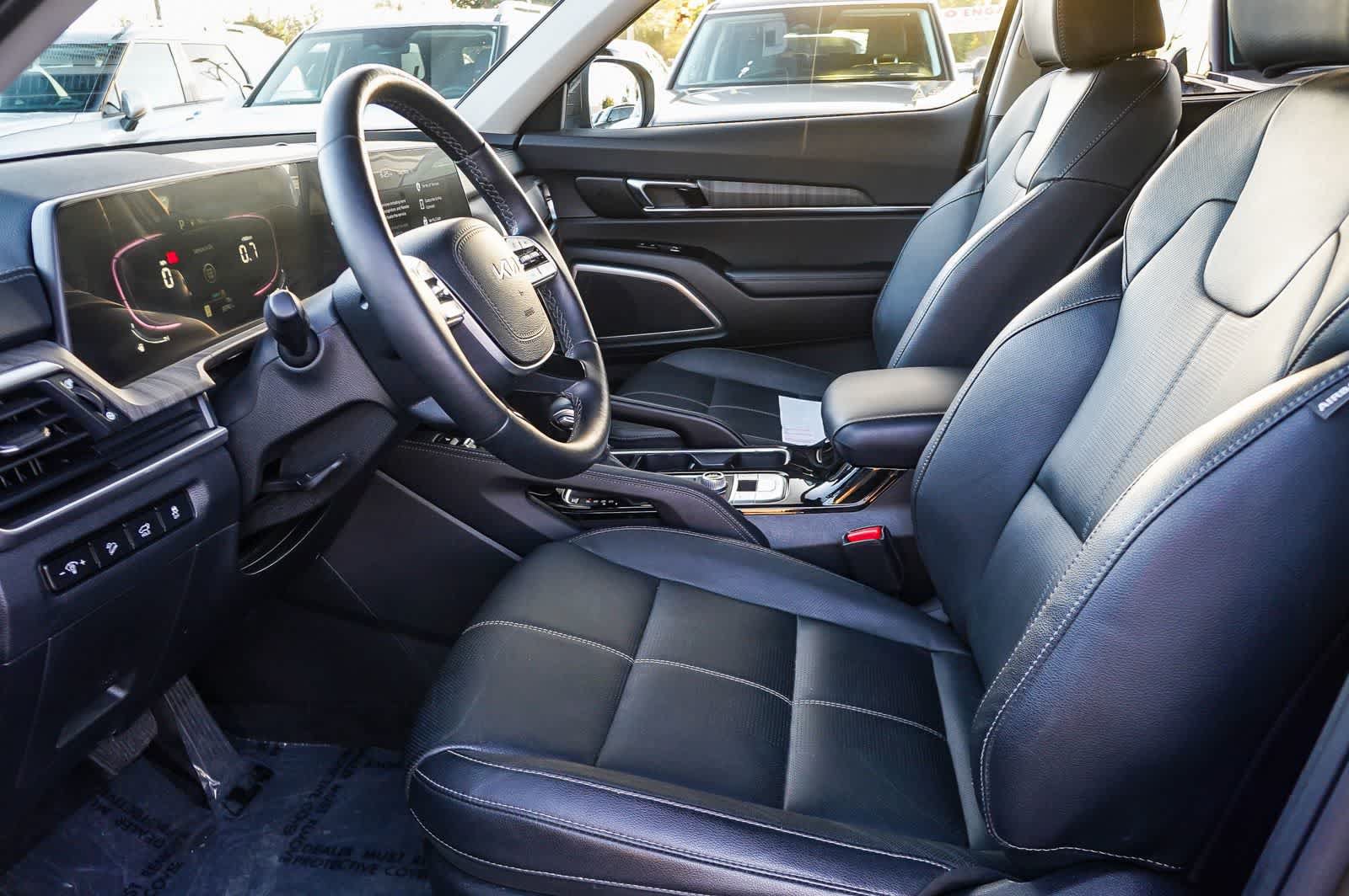 Used 2024 Kia Telluride EX w/ EX Captain's Chair Package AWD/4WD image 23