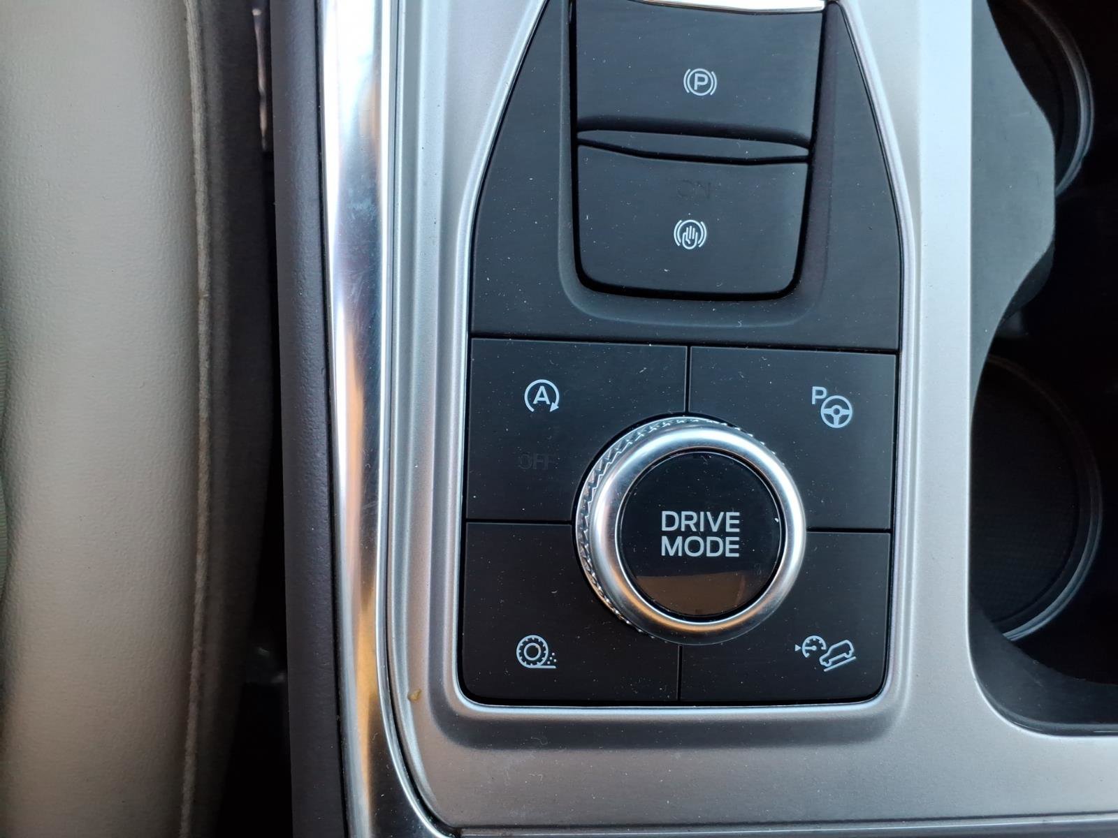 Used 2020 Ford Explorer Platinum w/ Premium Technology Package image 12