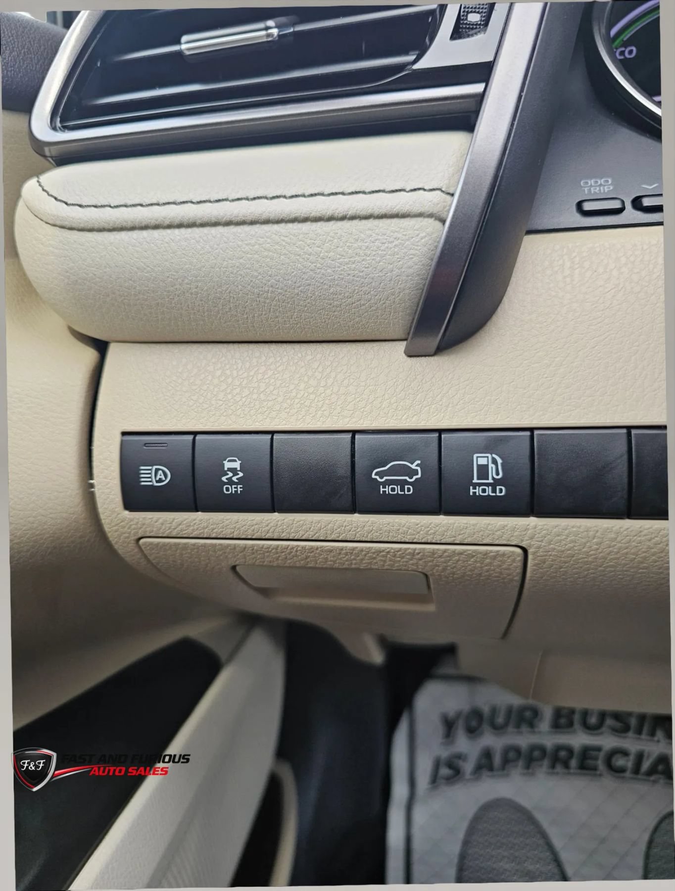 Used 2021 Toyota Camry LE FWD image 25