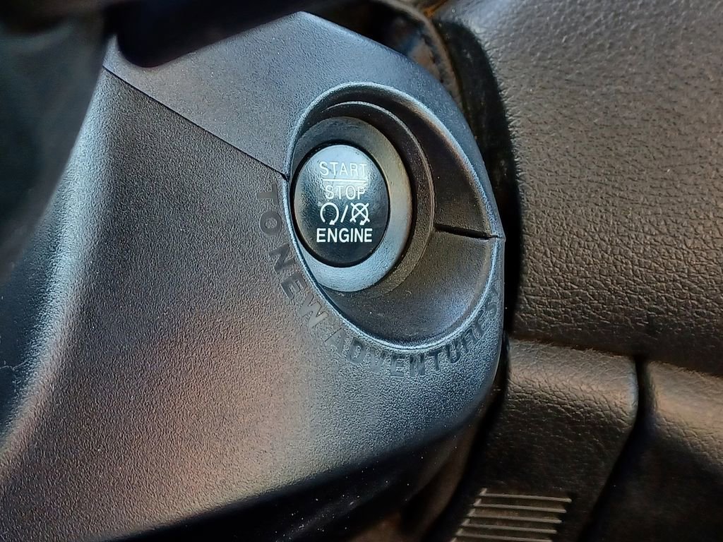 Used 2016 Jeep Renegade Limited AWD/4WD image 17