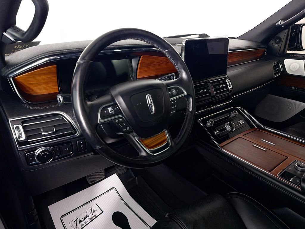 Used 2019 Lincoln Navigator Reserve image 9