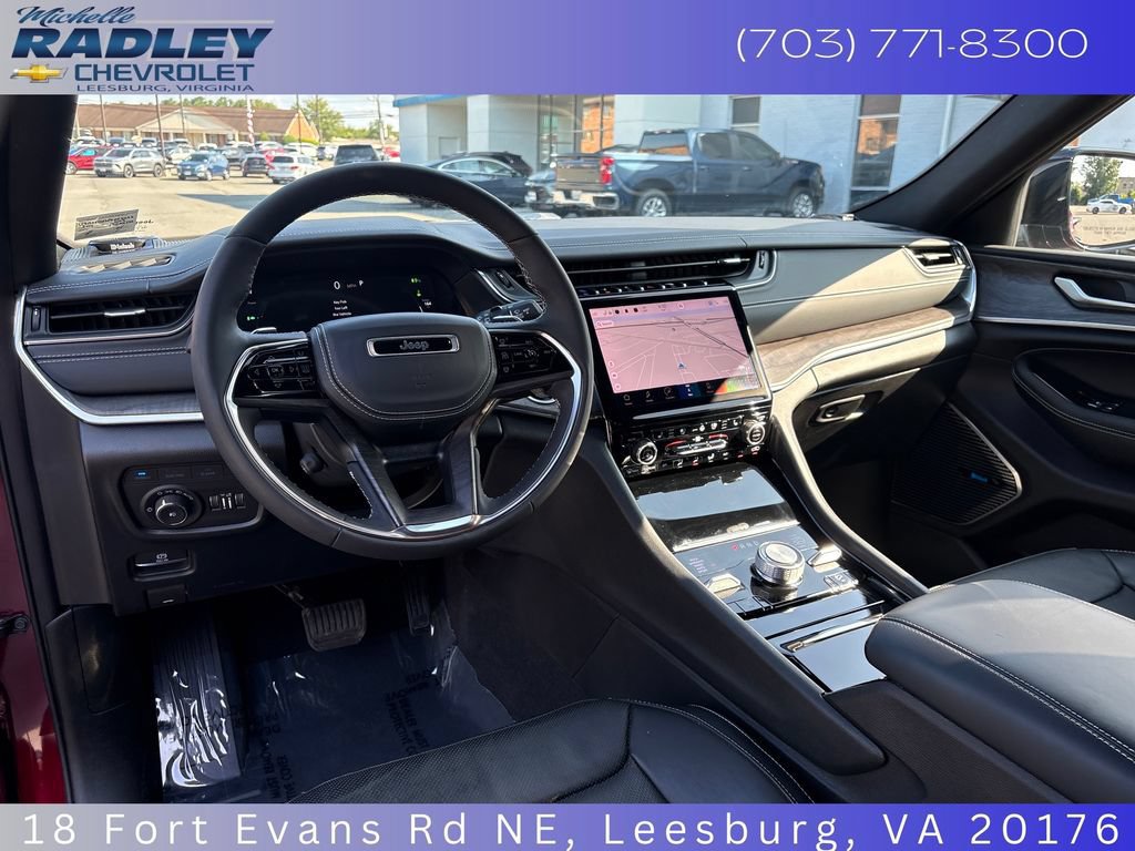 Used 2023 Jeep Grand Cherokee Overland AWD/4WD image 14