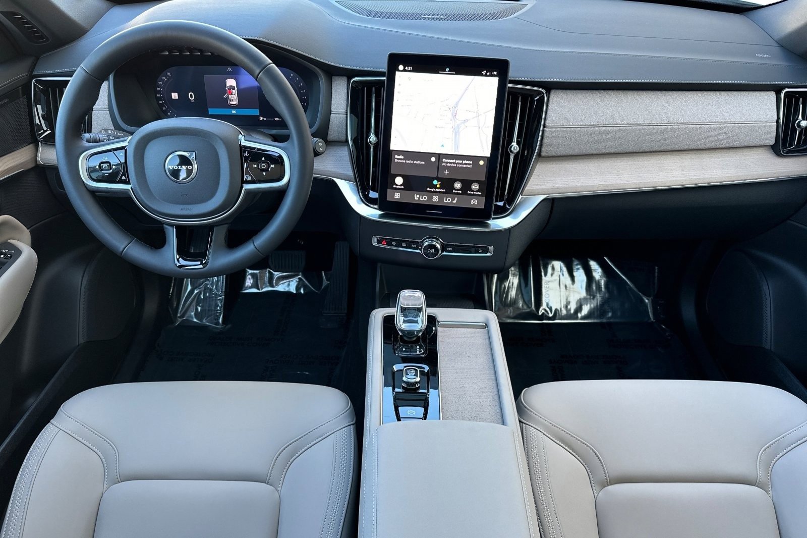 New 2026 Volvo XC90 B6 Plus w/ Protection Package Premier image 3