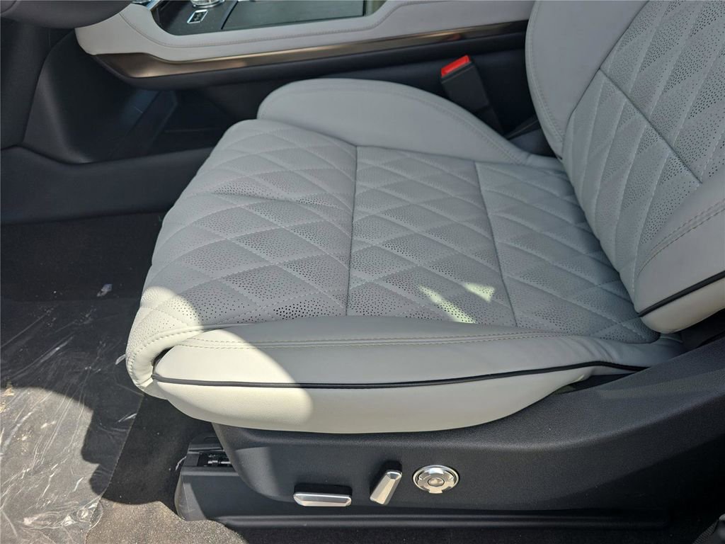 New 2026 Lincoln Navigator Black Label image 16