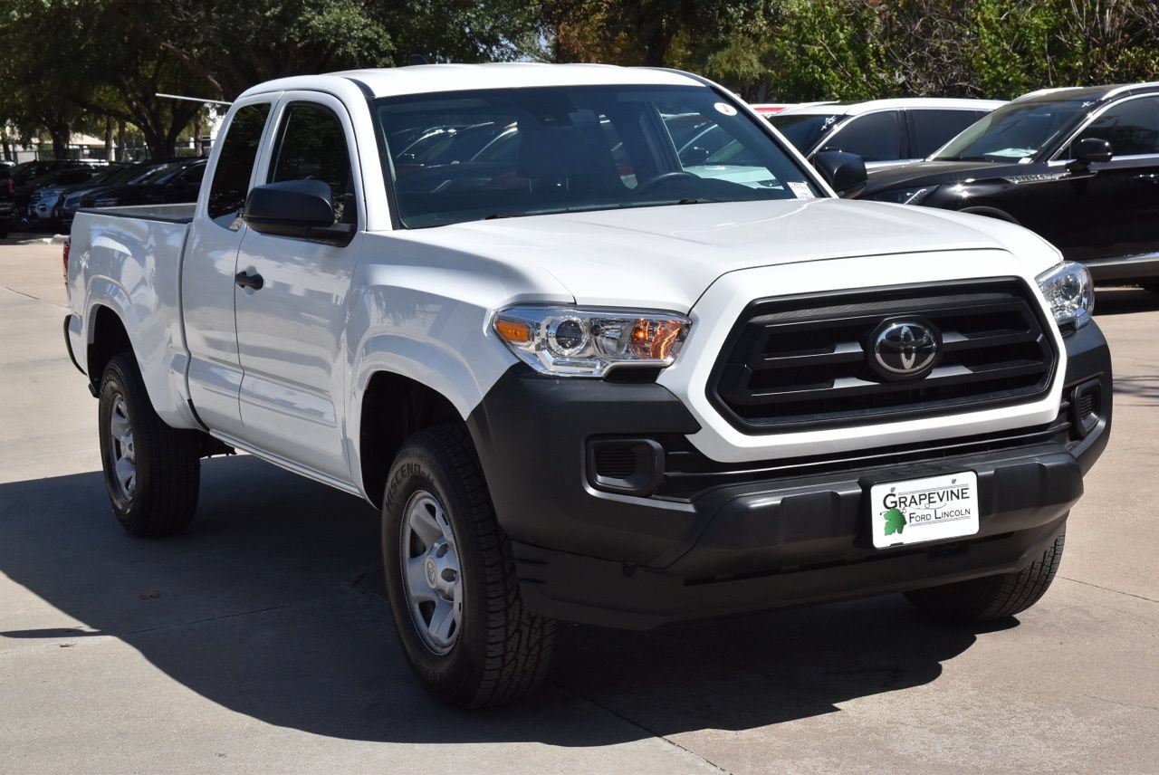 Used 2023 Toyota Tacoma SR RWD image 4