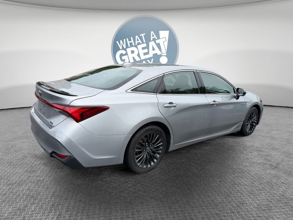Certified 2021 Toyota Avalon XSE FWD image 3