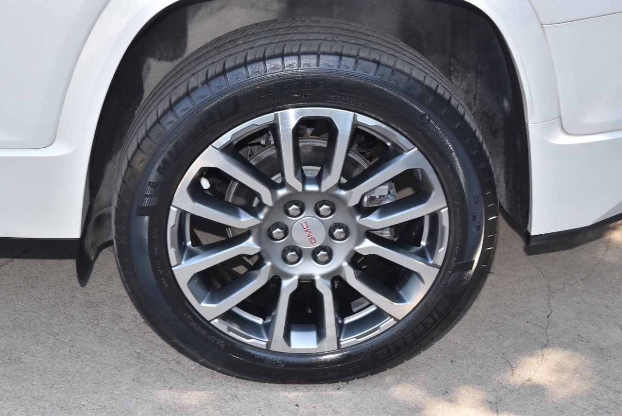 Used 2023 GMC Acadia Denali w/ Denali Ultimate Package FWD image 39