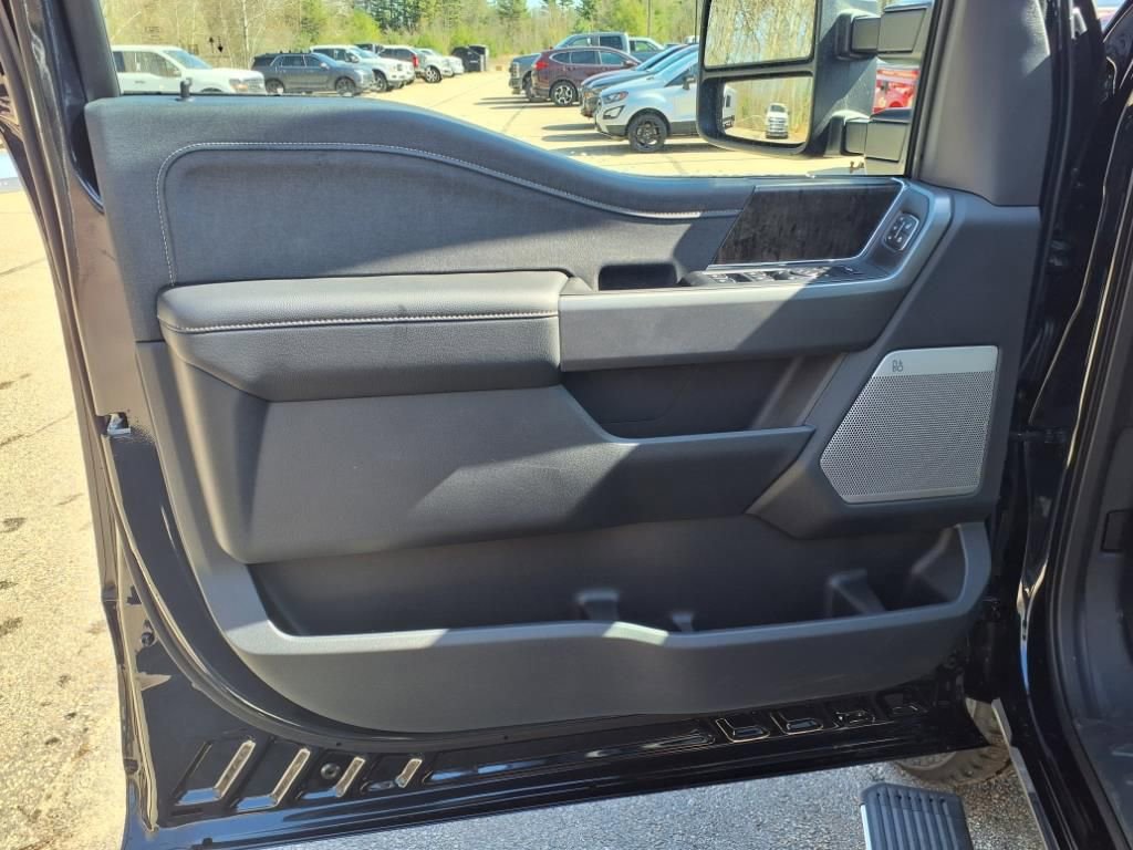 Certified 2025 Ford F350 Lariat w/ Lariat Ultimate Package image 18