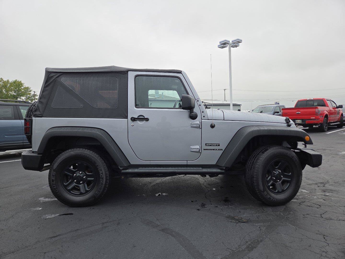 Used 2015 Jeep Wrangler Sport w/ Mopar Black Appearance Group AWD/4WD image 12