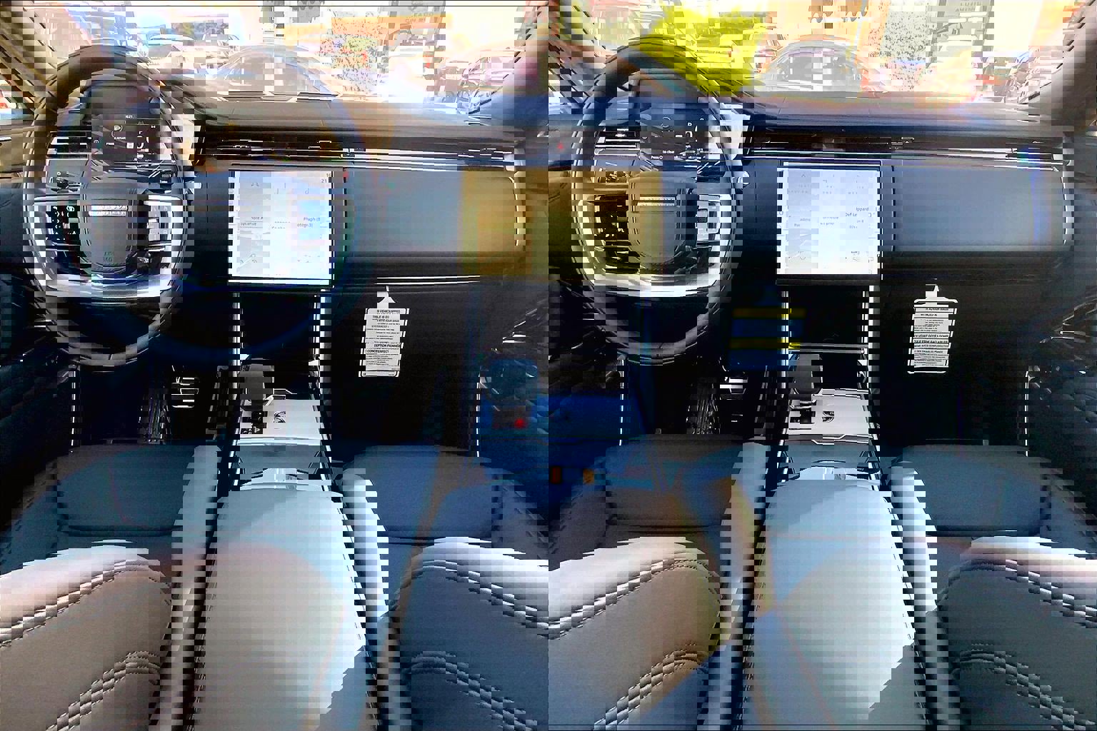 New 2026 Land Rover Range Rover SE image 7