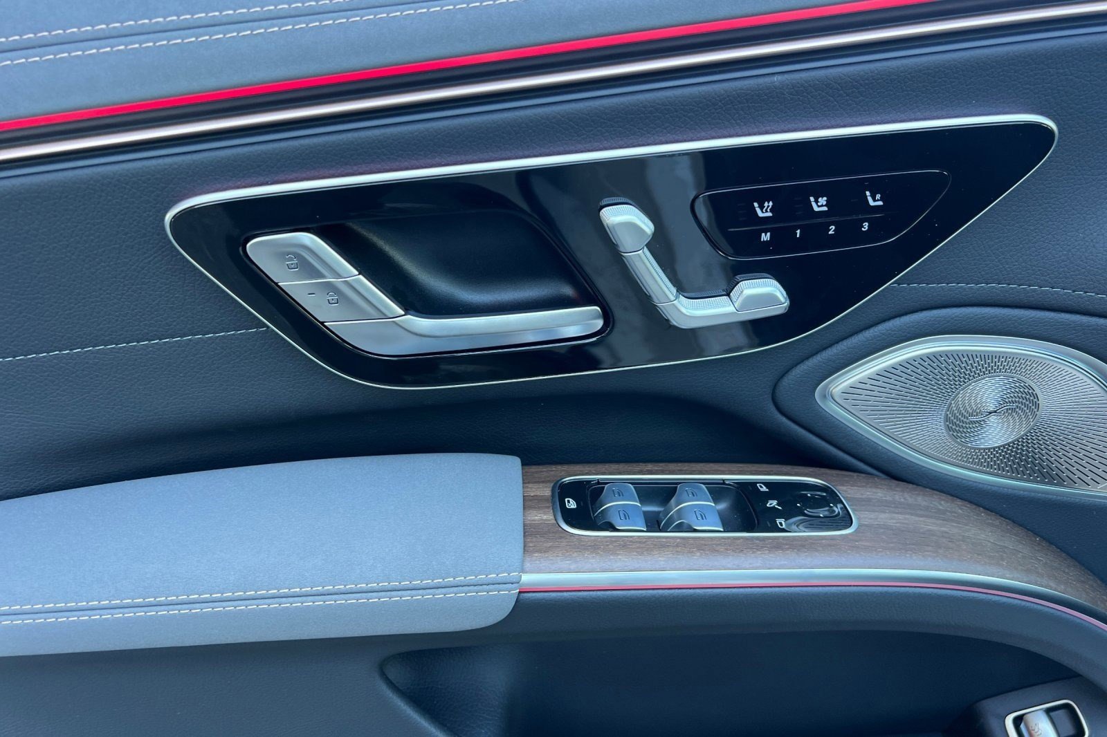 New 2025 Mercedes-Benz EQS 450+ 4MATIC Sedan image 13