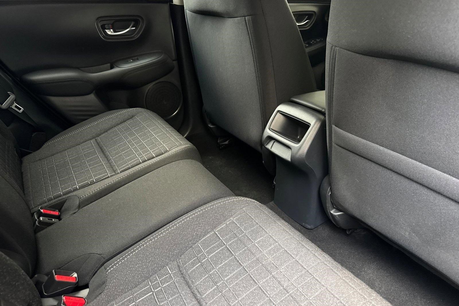 Certified 2025 Honda HR-V LX image 29