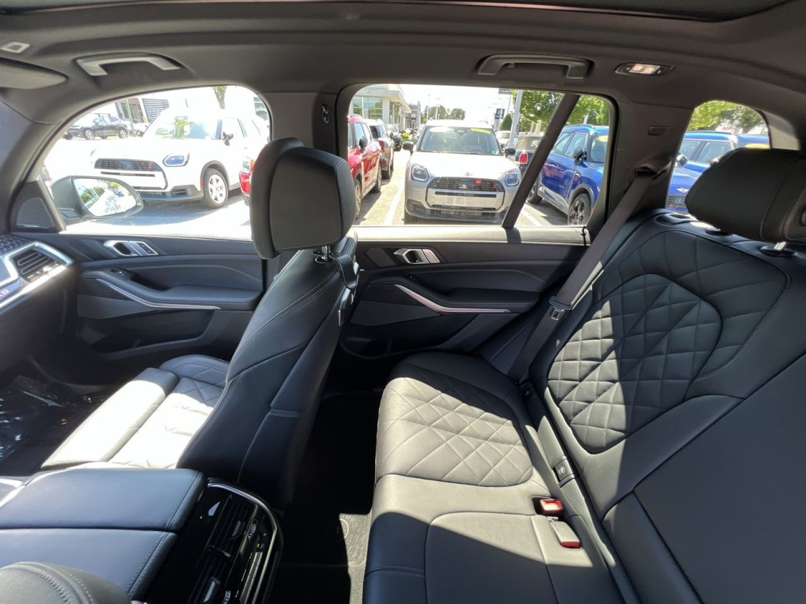 Used 2024 BMW X5 xDrive40i w/ Premium Package AWD/4WD image 3