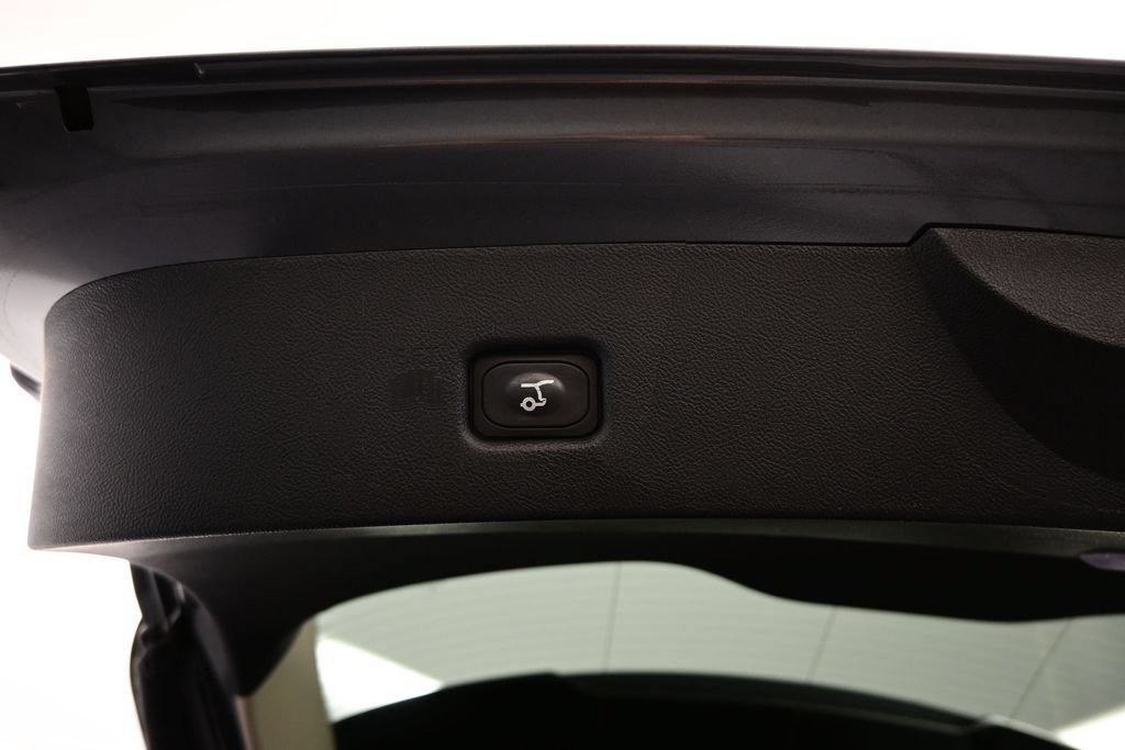 Used 2023 Lincoln Nautilus FWD w/ Premium Package image 34