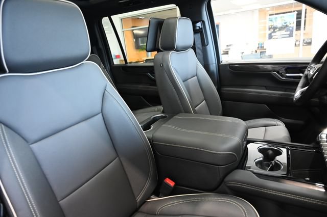 New 2026 GMC Yukon XL Elevation w/ Elevation Premium Package AWD/4WD image 8