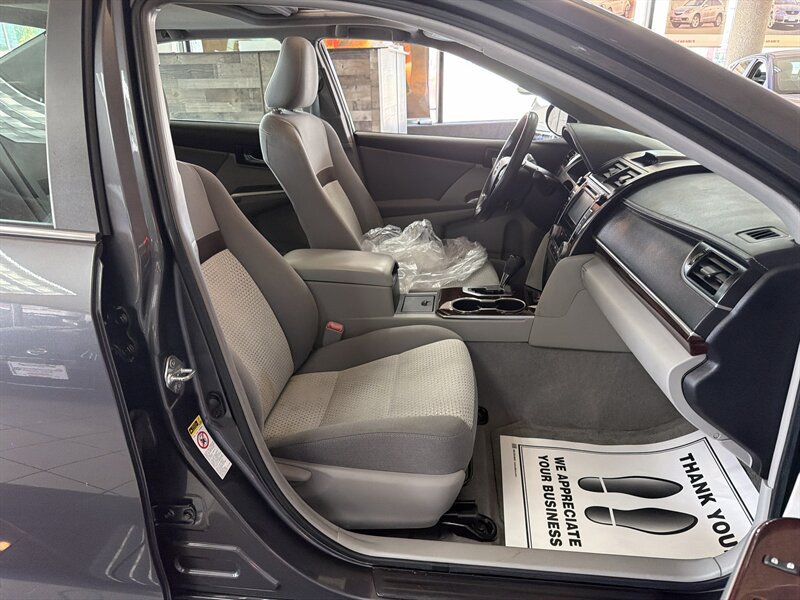 Used 2012 Toyota Camry XLE w/ Convenience Pkg FWD image 25