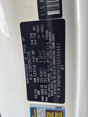 Used 2025 Kia Carnival FWD image 16