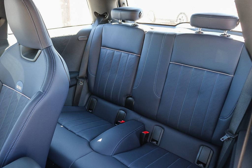 Used 2025 MINI Cooper 2-Door Hardtop image 18