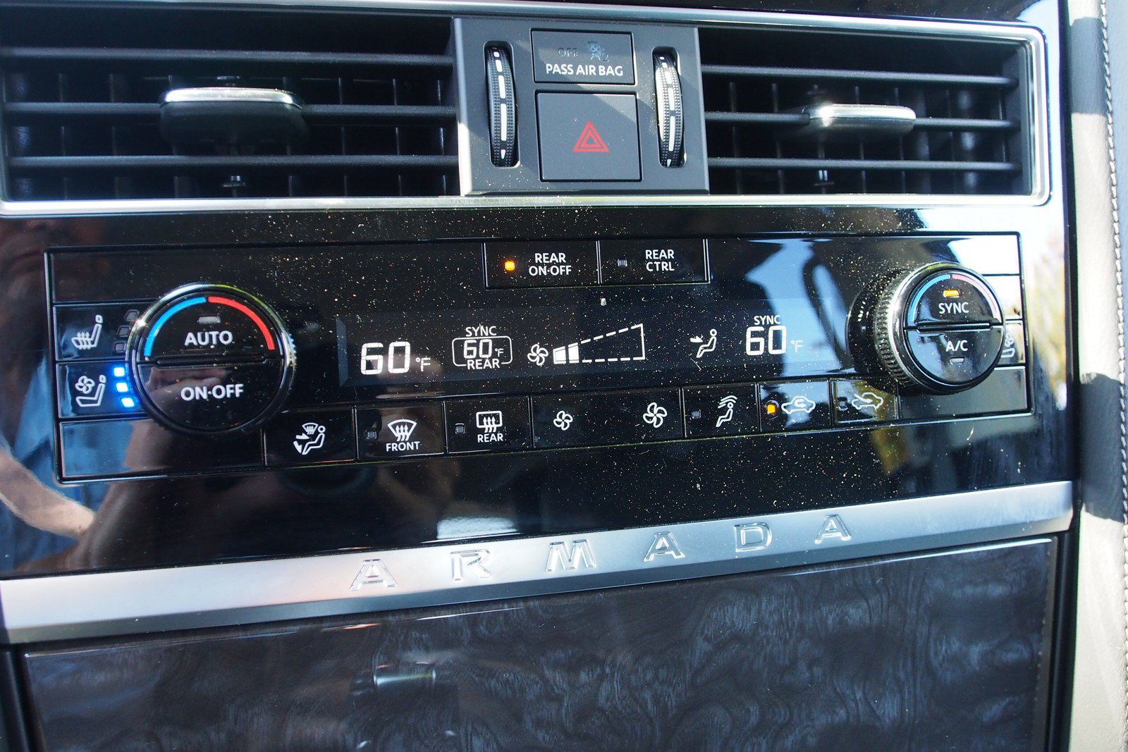 Used 2023 Nissan Armada Platinum w/ Captain's Chairs Package AWD/4WD image 35