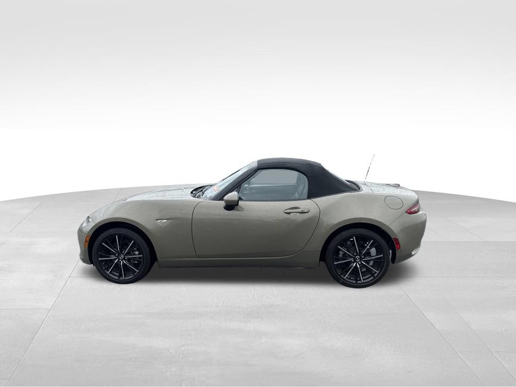 Certified 2024 MAZDA MX-5 Miata Grand Touring RWD image 2
