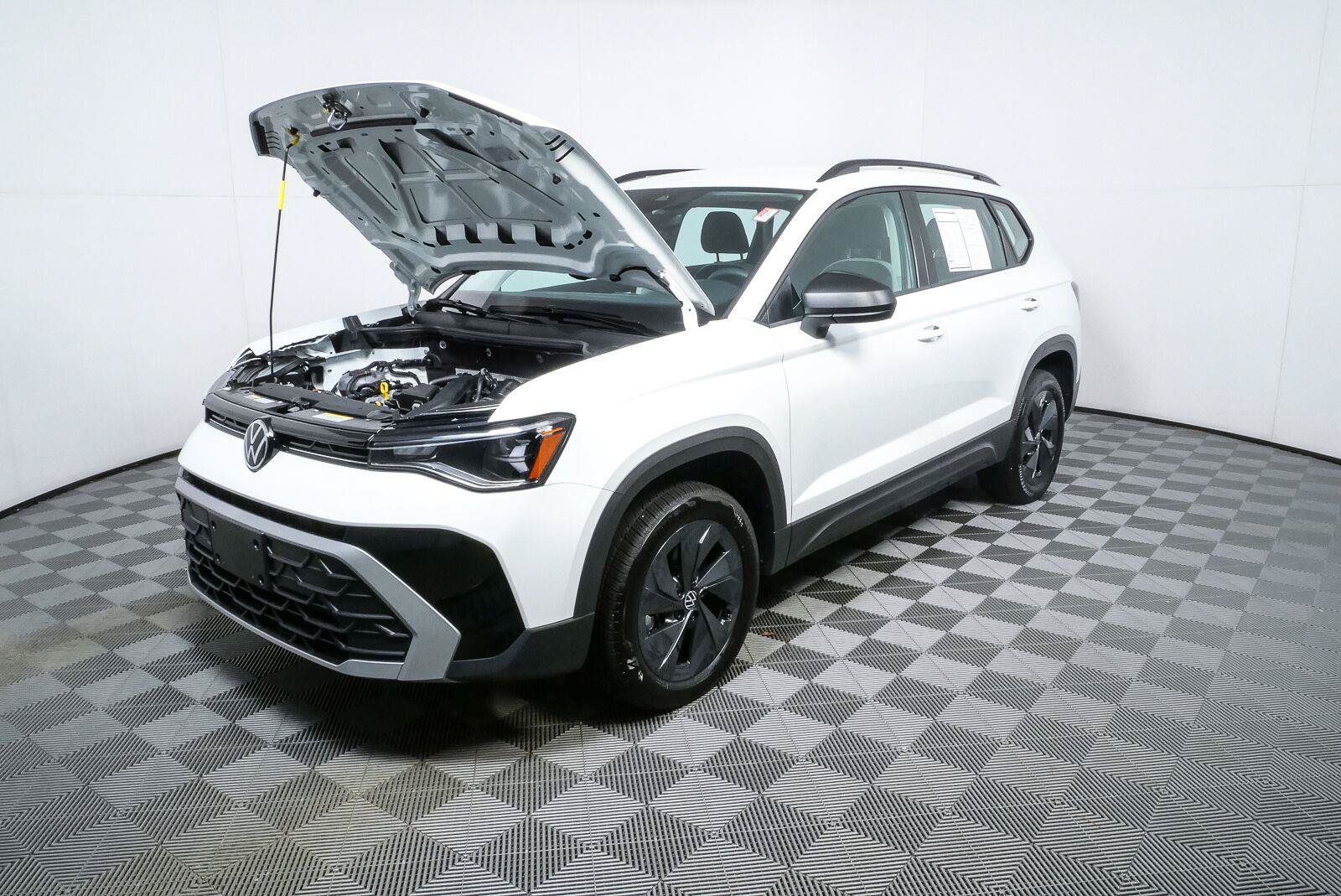 Certified 2025 Volkswagen Taos S FWD image 30