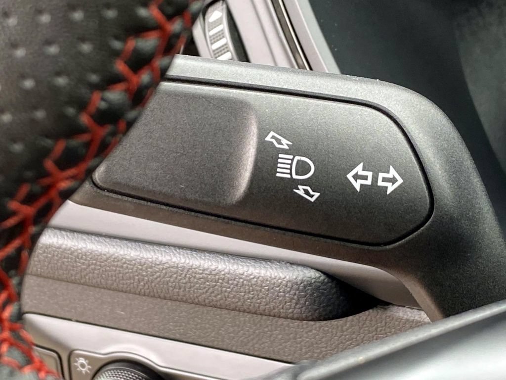 Used 2025 Ford Escape ST-Line Select AWD/4WD image 21
