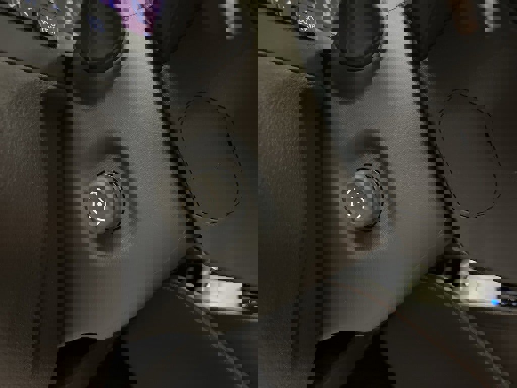 Used 2024 Lexus ES 350 Ultra Luxury w/ Accessory Package (Z2) image 13