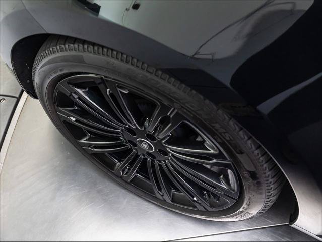 Used 2025 Land Rover Range Rover SE AWD/4WD image 14