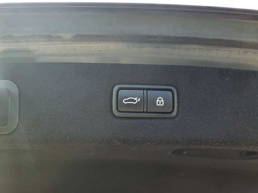 Used 2019 Genesis G90 5.0 Ultimate RWD image 12