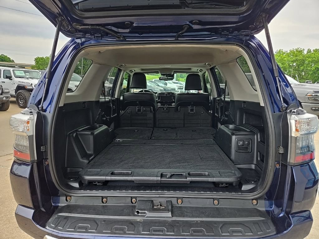 Used 2020 Toyota 4Runner TRD Off-Road Premium w/ Moonroof Package AWD/4WD image 91