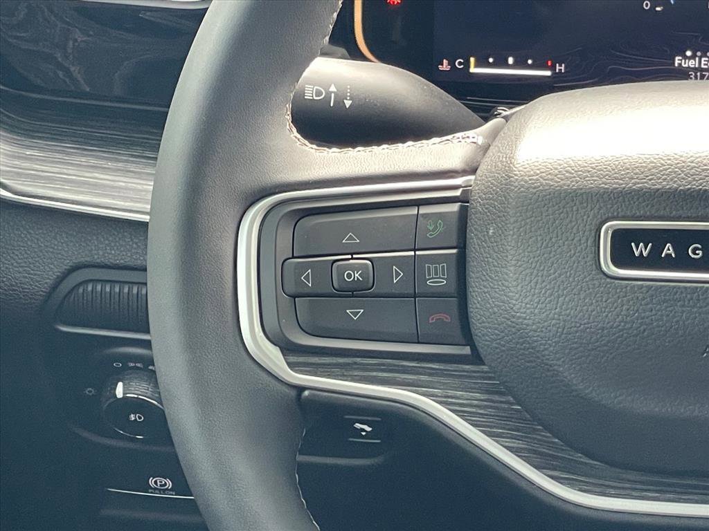 Used 2023 Jeep Wagoneer Series II image 13