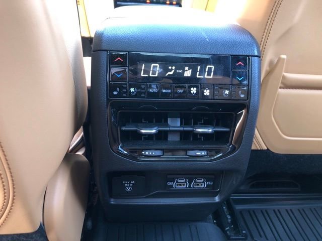 Used 2025 Jeep Grand Cherokee Summit image 18