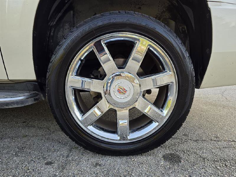 Used 2013 Cadillac Escalade ESV Luxury RWD image 15