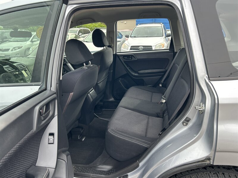 Used 2018 Subaru Forester 2.5i w/ Alloy Wheel Package AWD/4WD image 10