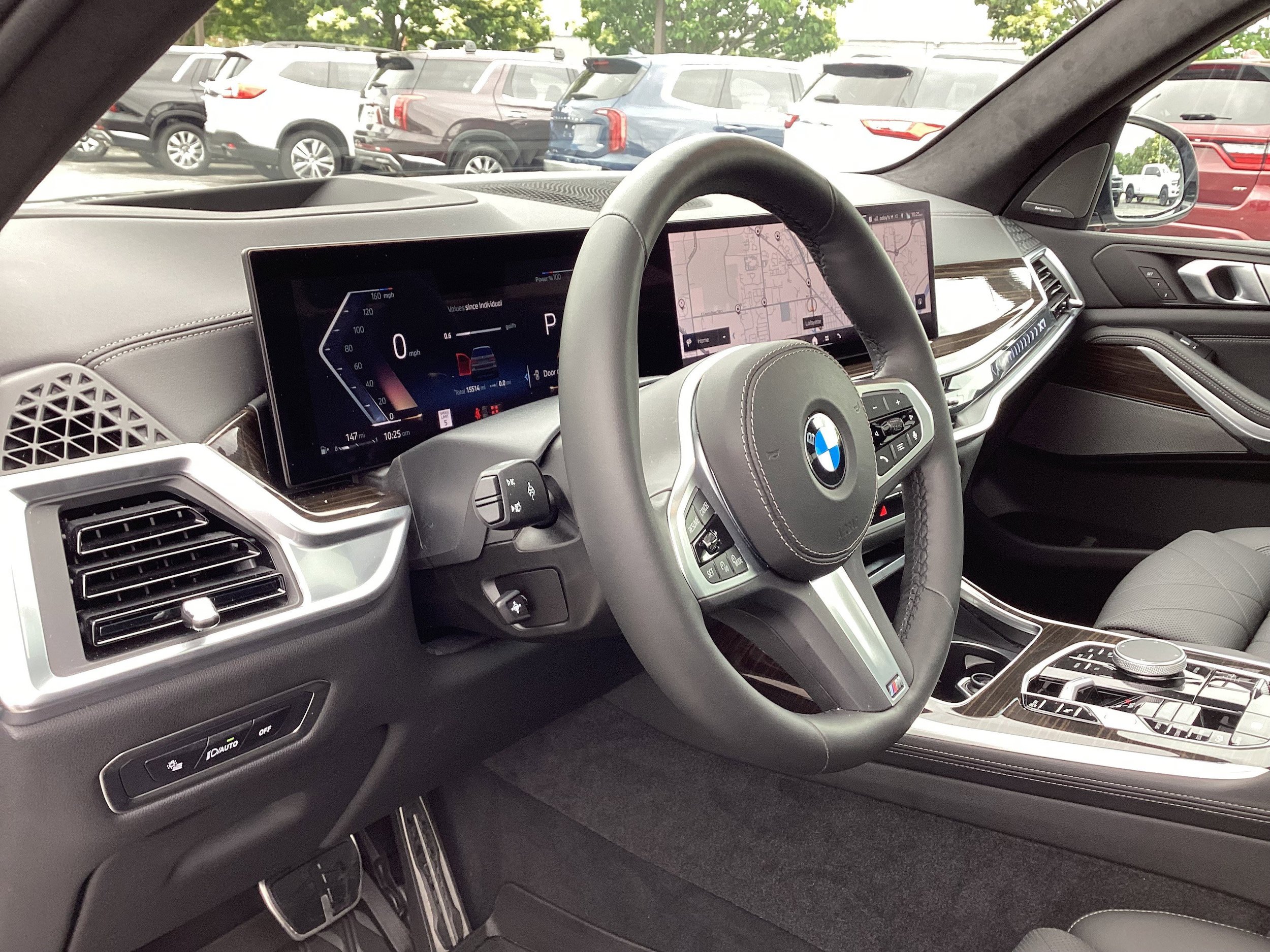 Used 2024 BMW X7 xDrive40i w/ M Sport Package AWD/4WD image 7