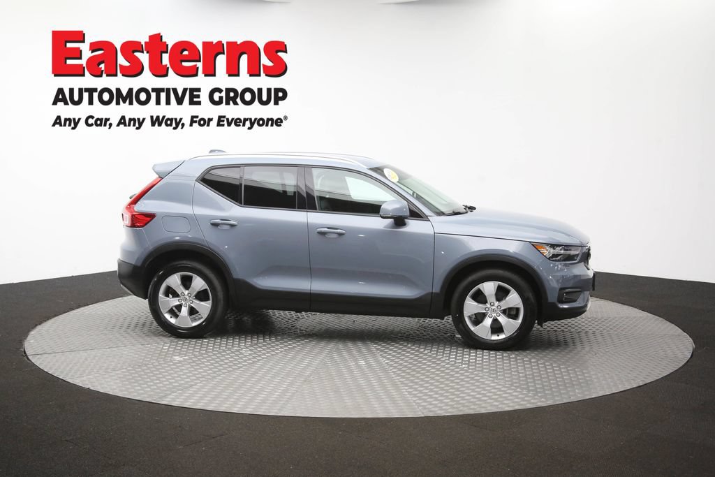 Used 2021 Volvo XC40 T4 Momentum FWD image 45