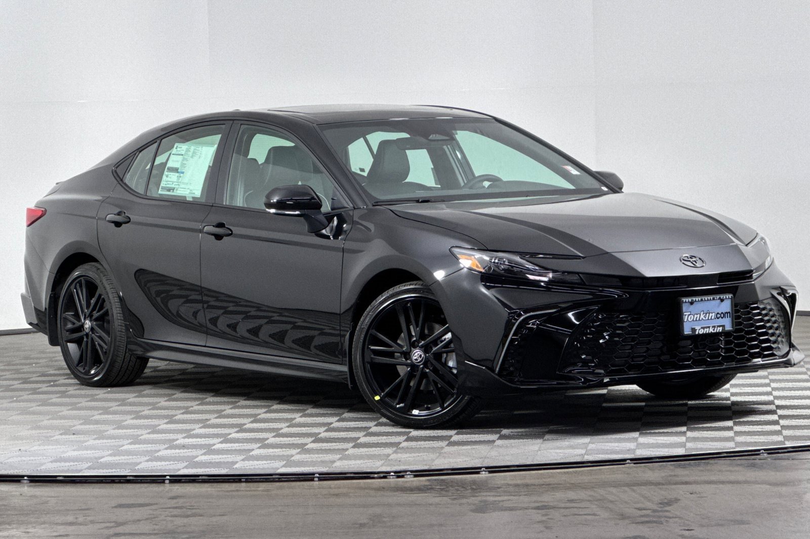 New 2026 Toyota Camry Hybrid image 2