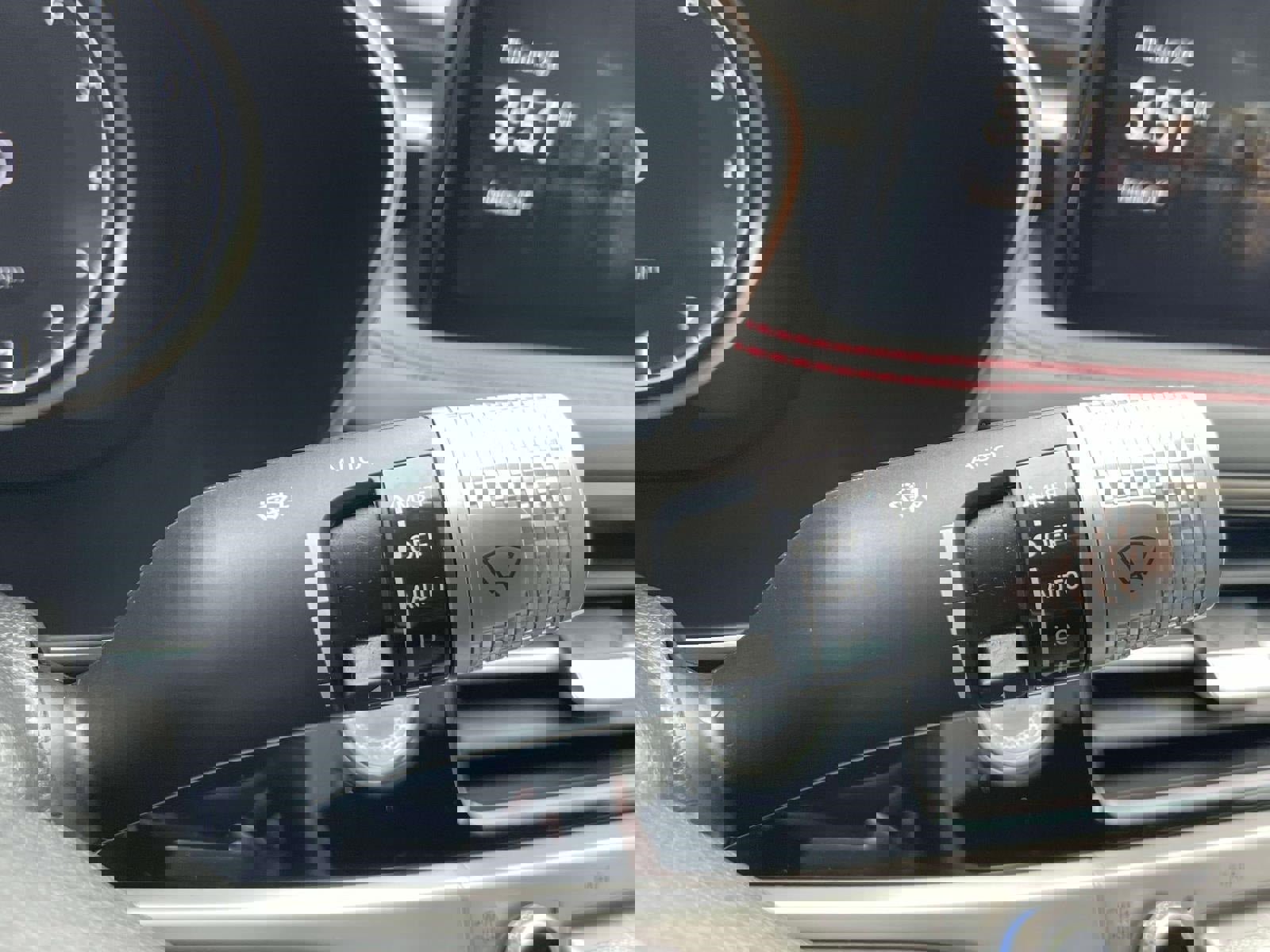 Used 2024 Genesis G70 3.3T Advanced image 25