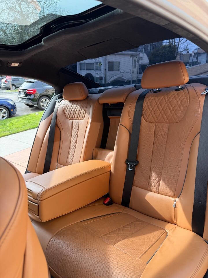 Used 2018 BMW 750i image 20